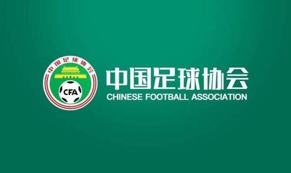 他跟您应该没有任何交集啊……怎么得罪我了？叶辰嗤笑一声，淡淡道：忘了跟你说了，我跟你们苏家是有世仇的，尤其是跟你爸爸还有你爷爷。